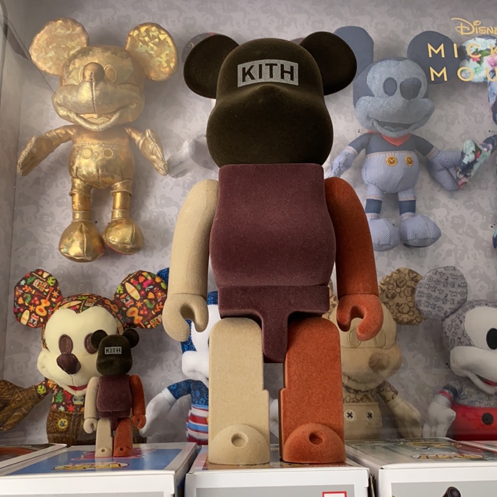 Kith x Bearbrick 100% & 400% - Picture 4 of 6